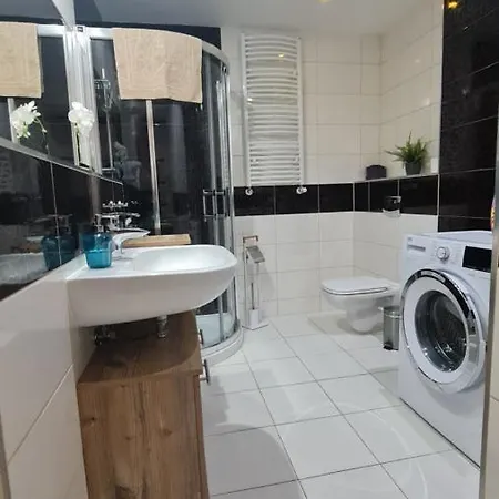 Four Seasons Aquamarina سفينويتشي